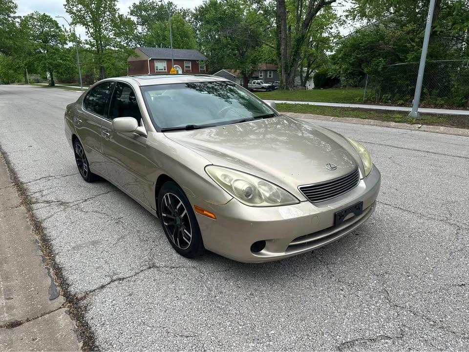 2005 Lexus ES 4th Gen - Image 2 of 20