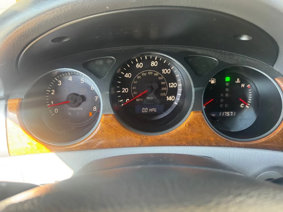 2005 Lexus ES 4th Gen - Image 10 of 13