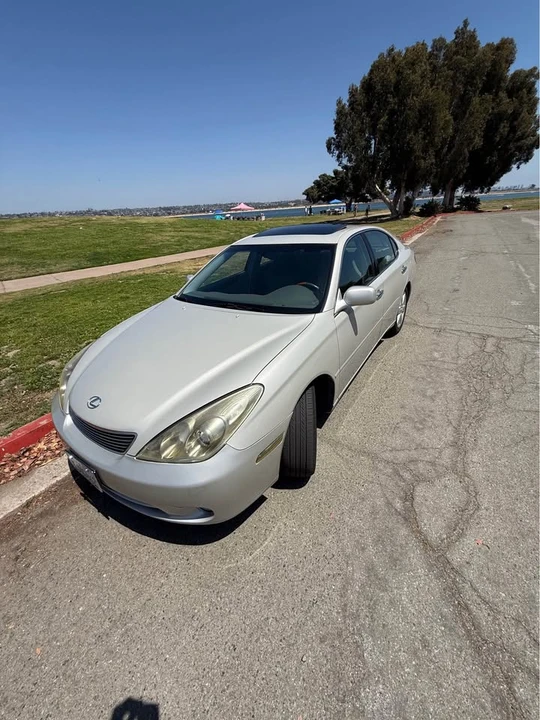 2005 Lexus ES 4th Gen - Image 2 of 9