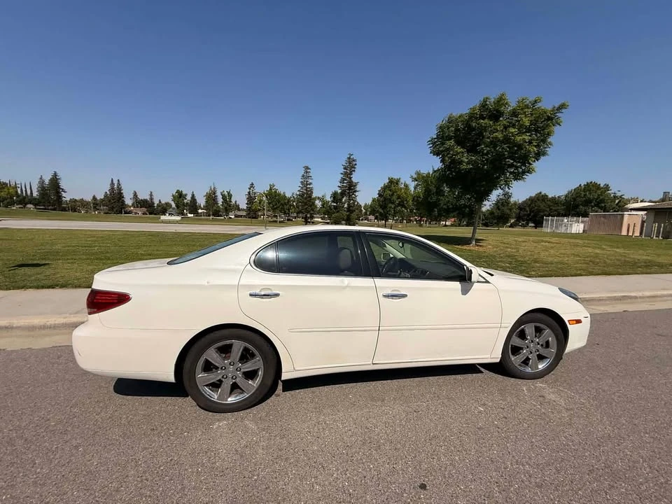 2005 Lexus ES 4th Gen - Image 3 of 11