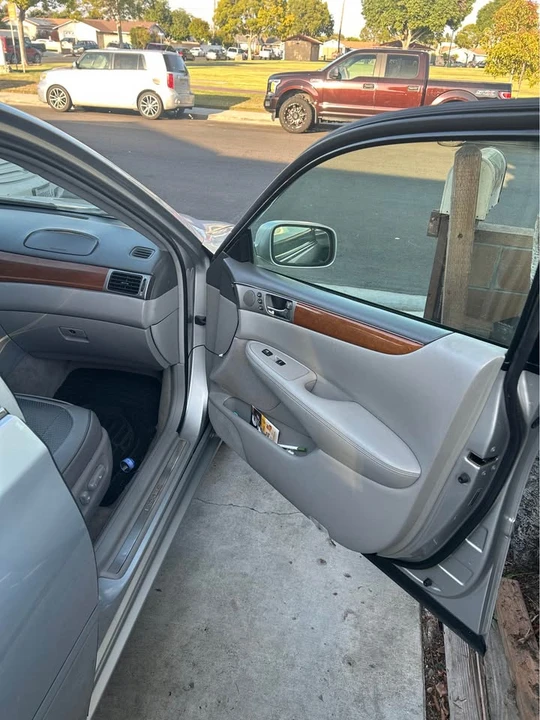 2005 Lexus ES 4th Gen - Image 8 of 18