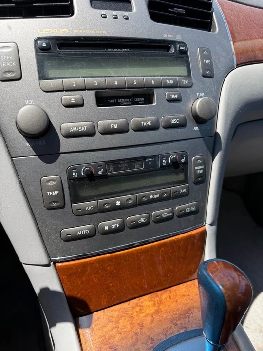 2005 Lexus ES 4th Gen - Image 9 of 9