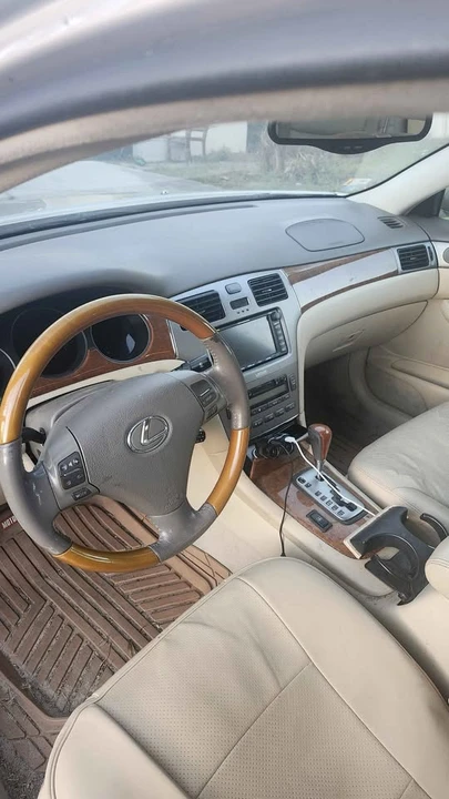 2005 Lexus ES 4th Gen - Image 4 of 5