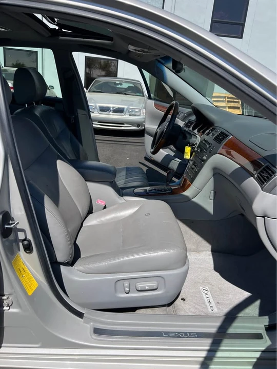 2005 Lexus ES 4th Gen - Image 5 of 11