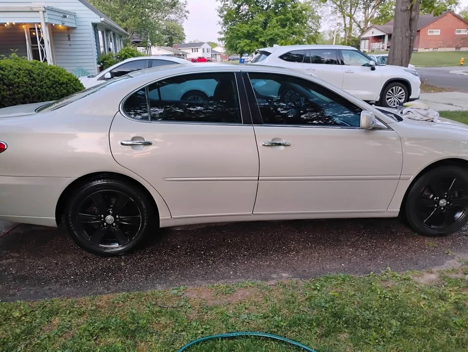 2005 Lexus ES 4th Gen - Image 2 of 11