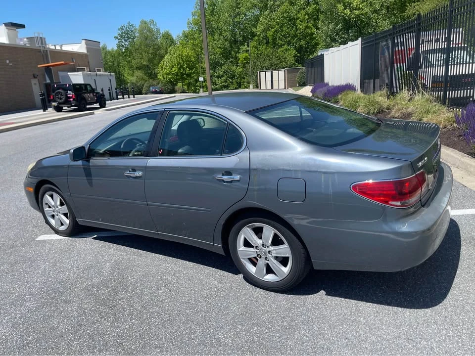 2005 Lexus ES 4th Gen - Image 2 of 9