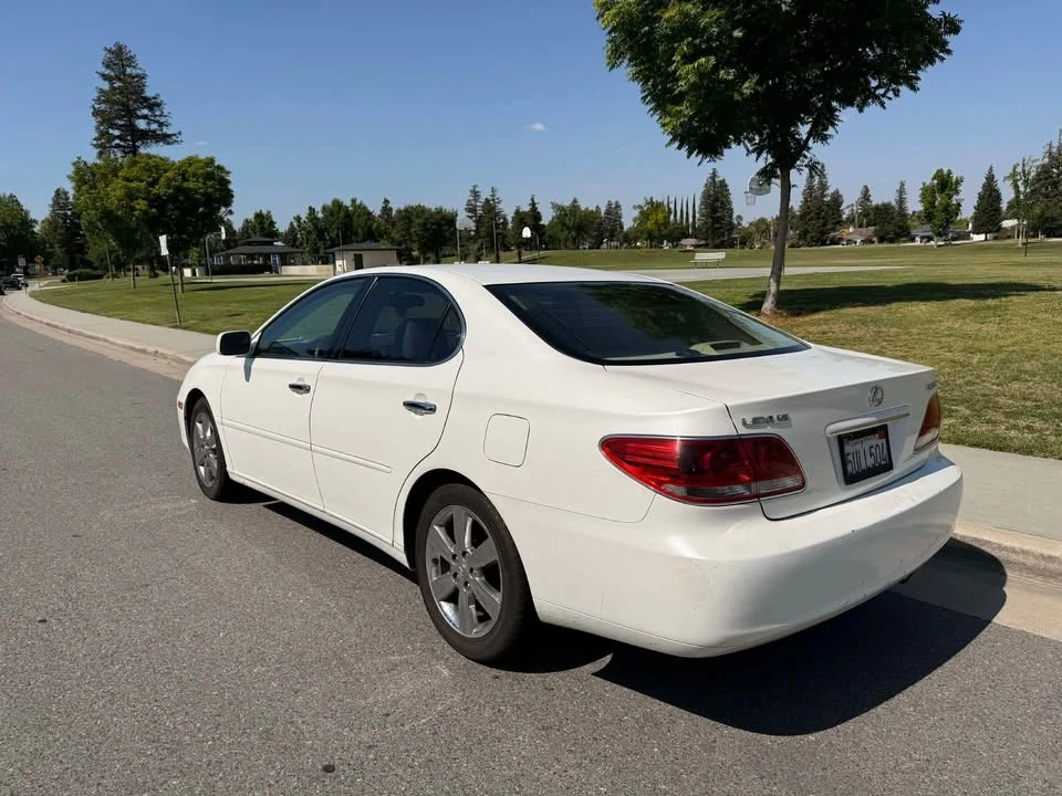 2005 Lexus ES 4th Gen - Image 10 of 12