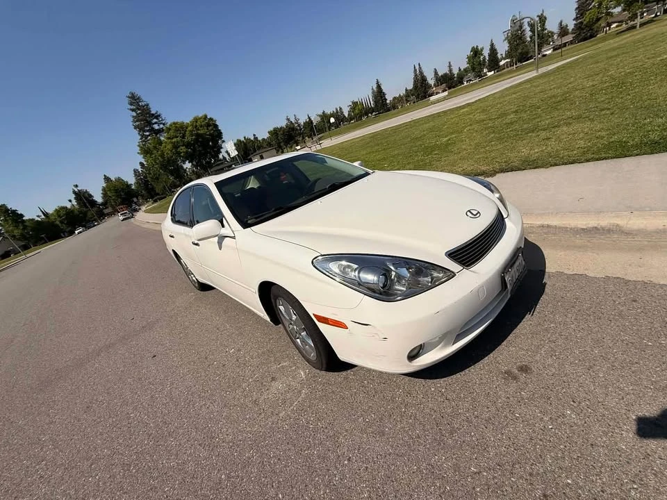 2005 Lexus ES 4th Gen - Image 2 of 12