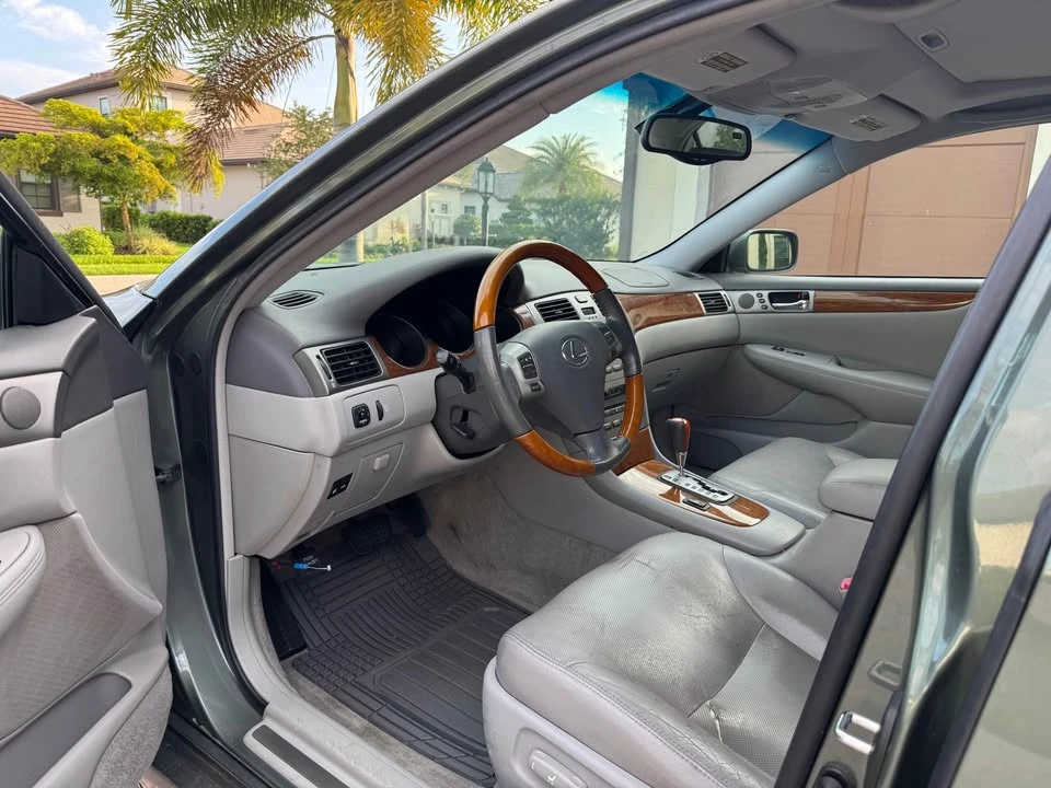 2005 Lexus ES 4th Gen - Image 11 of 20