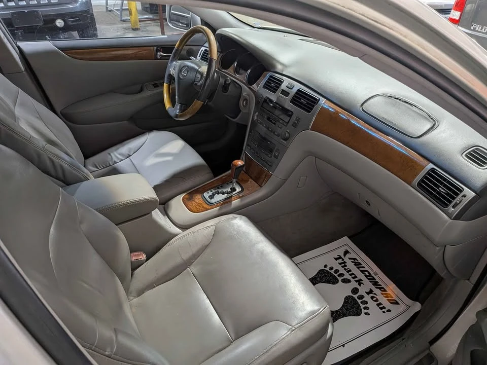 2005 Lexus ES 4th Gen - Image 7 of 8
