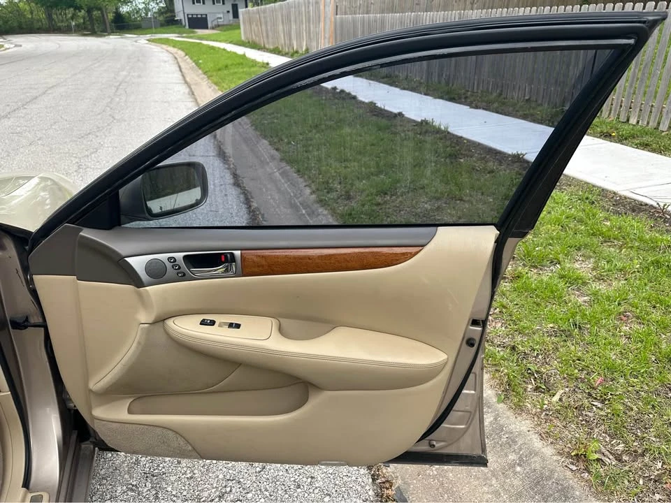 2005 Lexus ES 4th Gen - Image 14 of 19