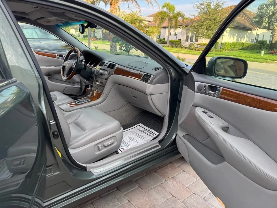 2005 Lexus ES 4th Gen - Image 15 of 20