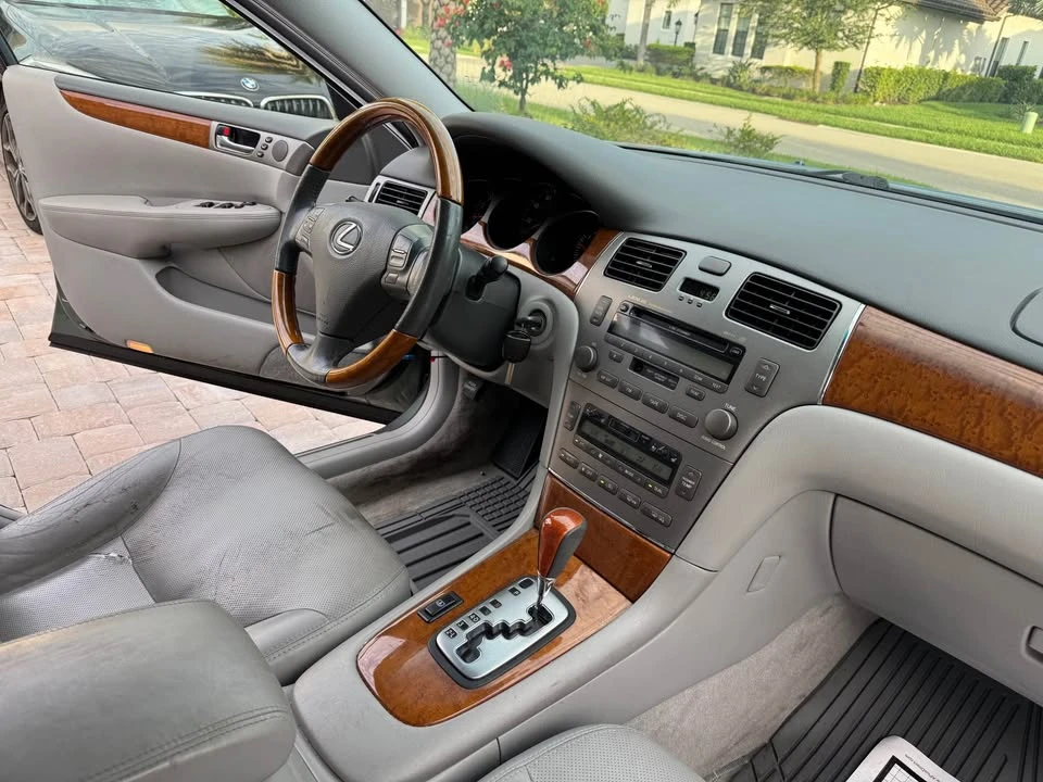 2005 Lexus ES 4th Gen - Image 17 of 20