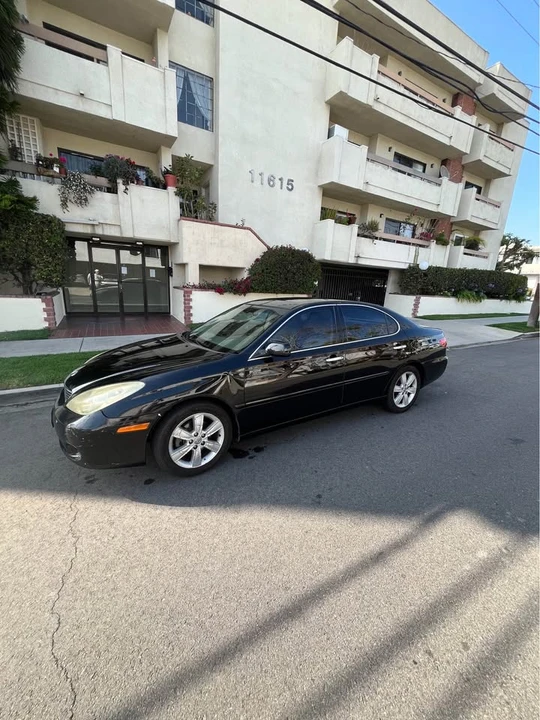 2005 Lexus ES 4th Gen - Image 2 of 10