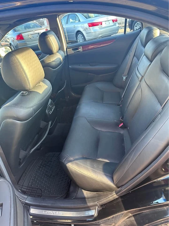 2005 Lexus ES 4th Gen - Image 9 of 12
