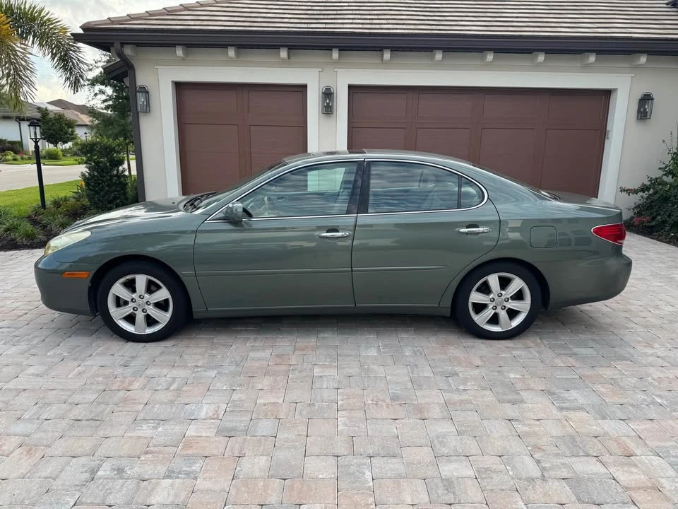 2005 Lexus ES 4th Gen - Image 2 of 20