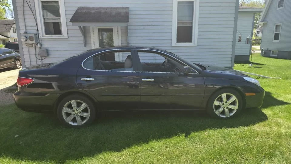 2005 Lexus ES 4th Gen - Image 3 of 18