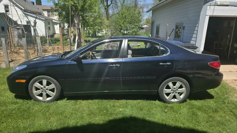 2005 Lexus ES 4th Gen - Image 4 of 18