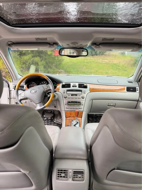2005 Lexus ES 4th Gen - Image 15 of 21