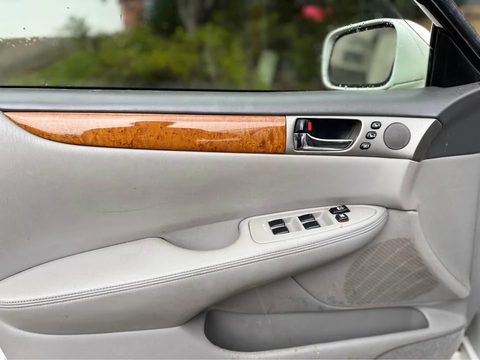 2005 Lexus ES 4th Gen - Image 12 of 21