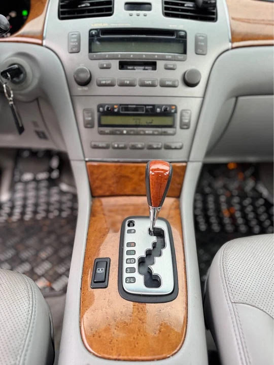 2005 Lexus ES 4th Gen - Image 16 of 21