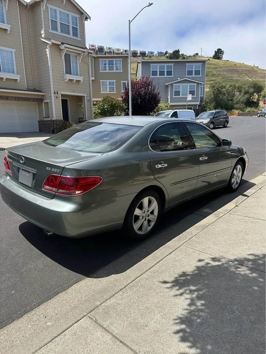 2005 Lexus ES 4th Gen - Image 2 of 10
