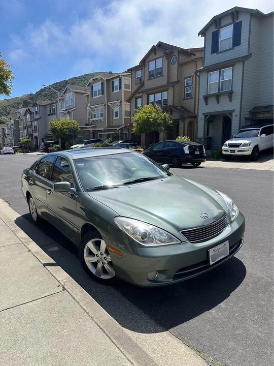 2005 Lexus ES 4th Gen - Image 5 of 10