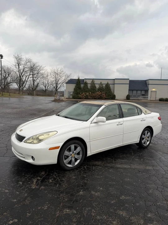 2005 Lexus ES 4th Gen - Image 3 of 16