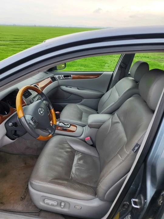 2005 Lexus ES 4th Gen - Image 10 of 17