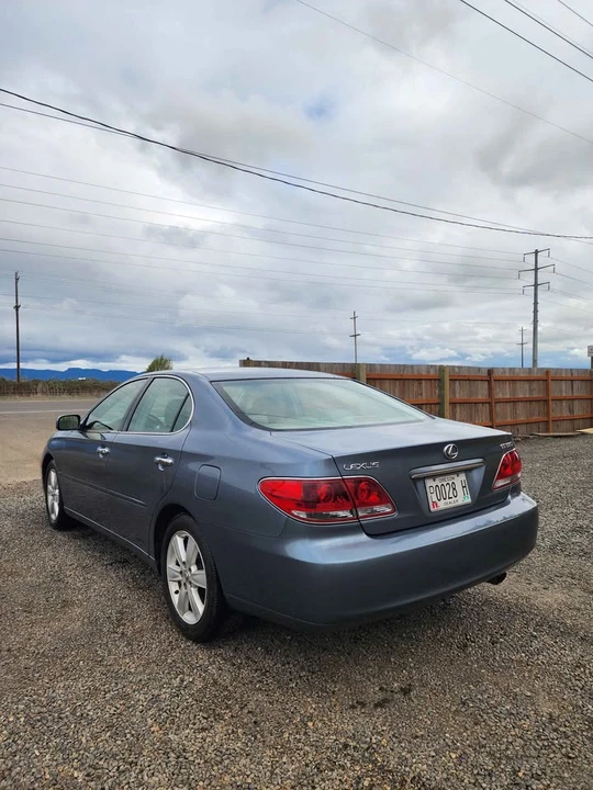 2005 Lexus ES 4th Gen - Image 3 of 17