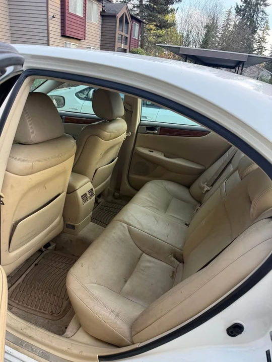2005 Lexus ES 4th Gen - Image 8 of 14