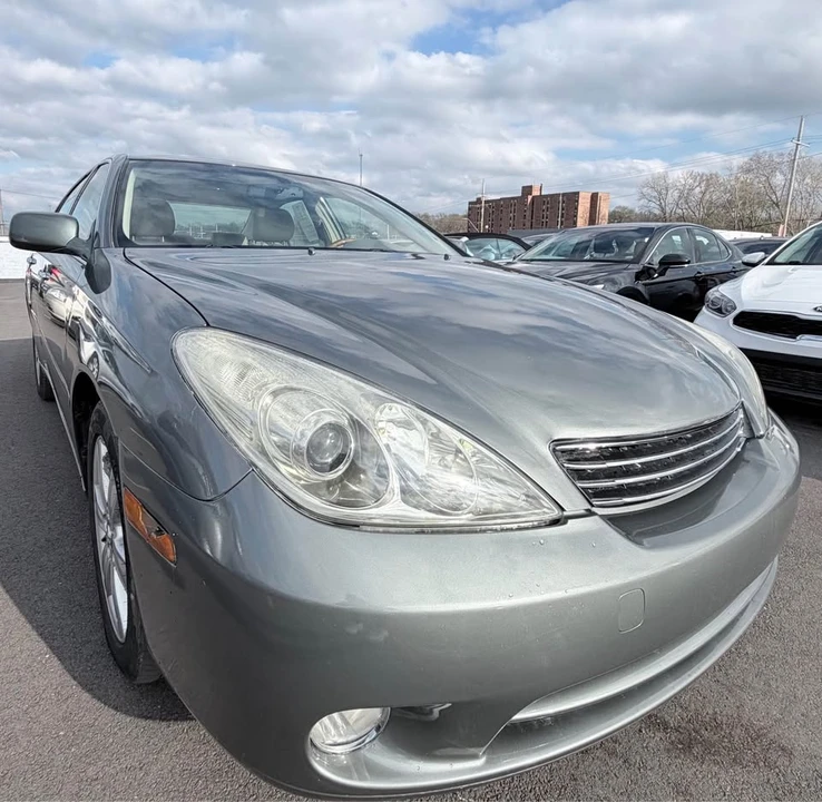 2005 Lexus ES 4th Gen - Image 3 of 17