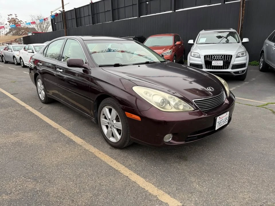 2005 Lexus ES 3rd Gen - Image 2 of 11