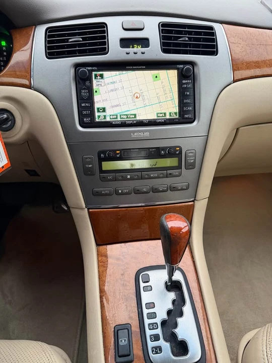 2005 Lexus ES 3rd Gen - Image 10 of 11
