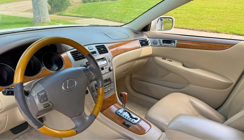 2005 Lexus ES 4th Gen - Image 9 of 17
