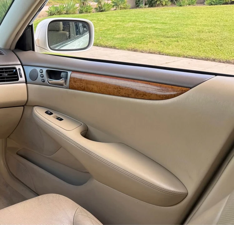 2005 Lexus ES 4th Gen - Image 11 of 17