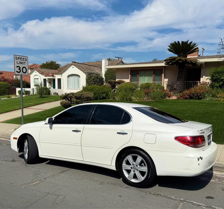2005 Lexus ES 4th Gen - Image 3 of 17