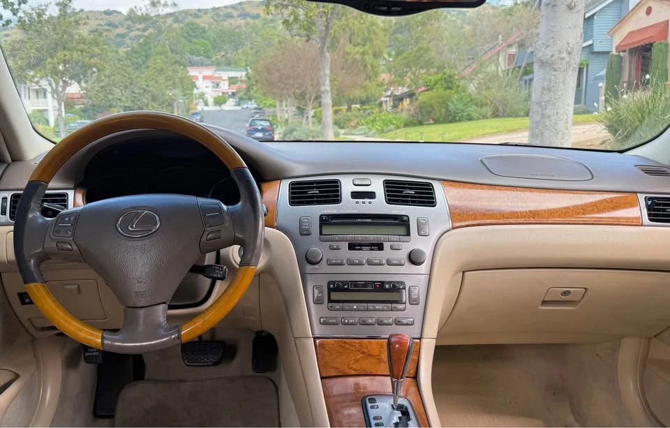 2005 Lexus ES 4th Gen - Image 5 of 17