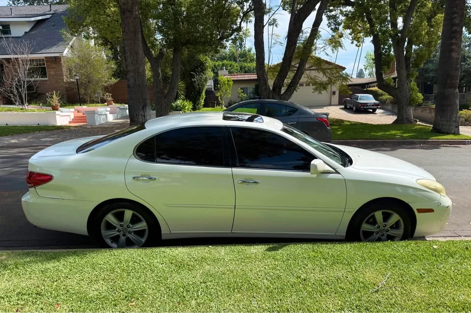 2005 Lexus ES 4th Gen - Image 16 of 17