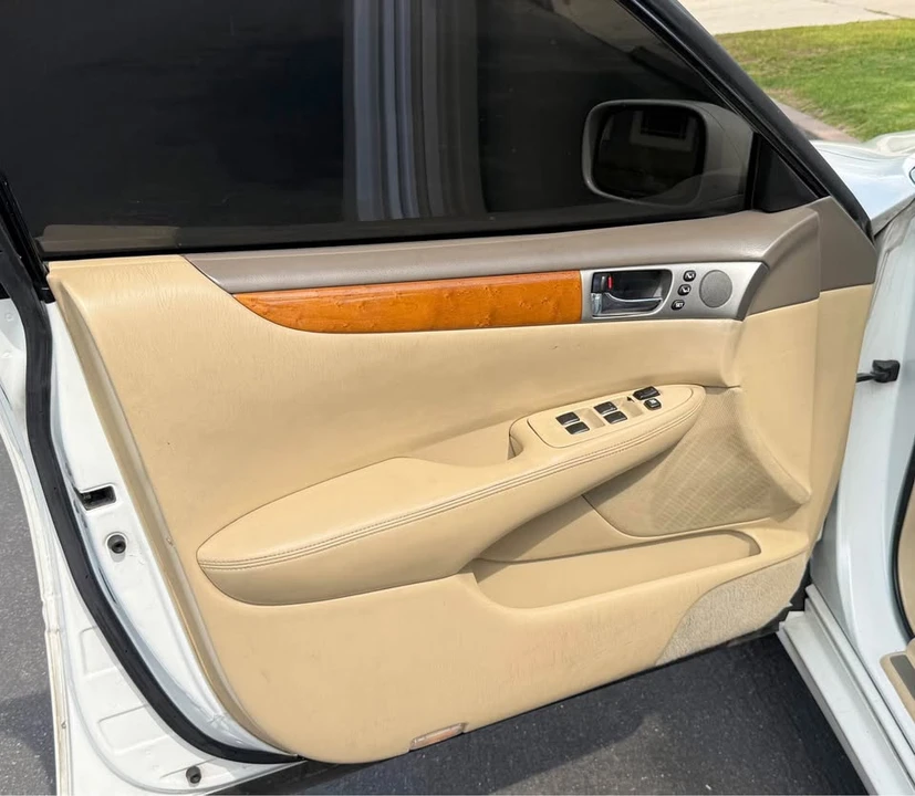 2005 Lexus ES 4th Gen - Image 10 of 17