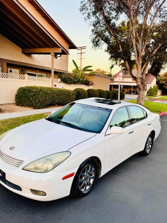 2005 Lexus ES 4th Gen - Image 2 of 11