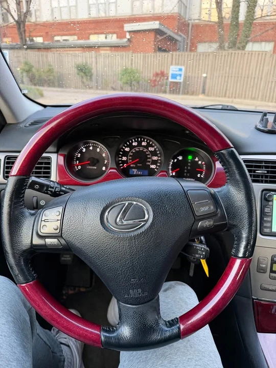 2005 Lexus ES 4th Gen - Image 5 of 9