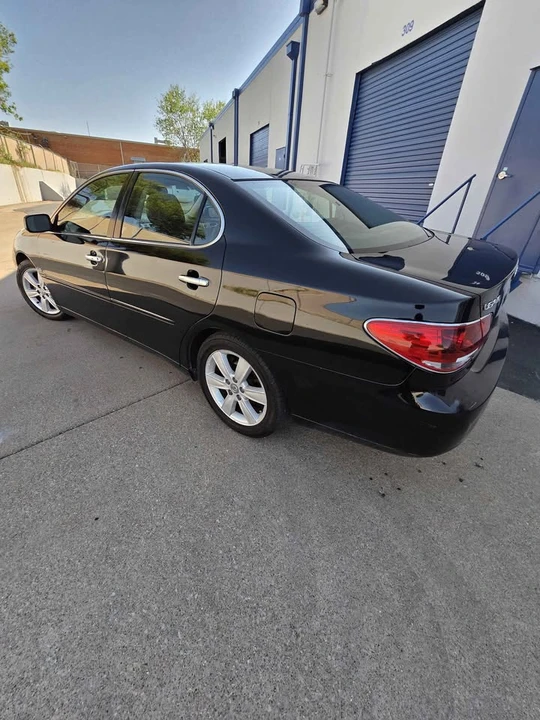 2005 Lexus ES 4th Gen - Image 12 of 19