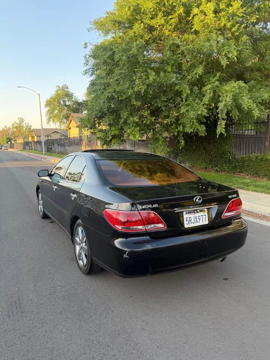 2005 Lexus ES 4th Gen - Image 2 of 8