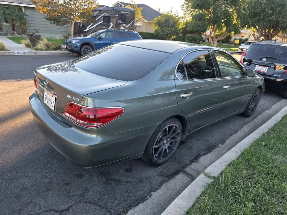 2005 Lexus ES 4th Gen - Image 4 of 9