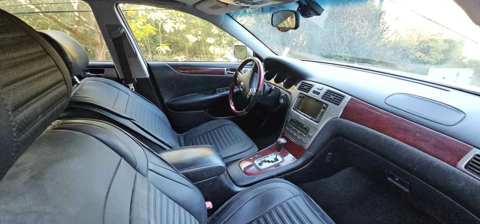 2005 Lexus ES 3rd Gen - Image 8 of 10