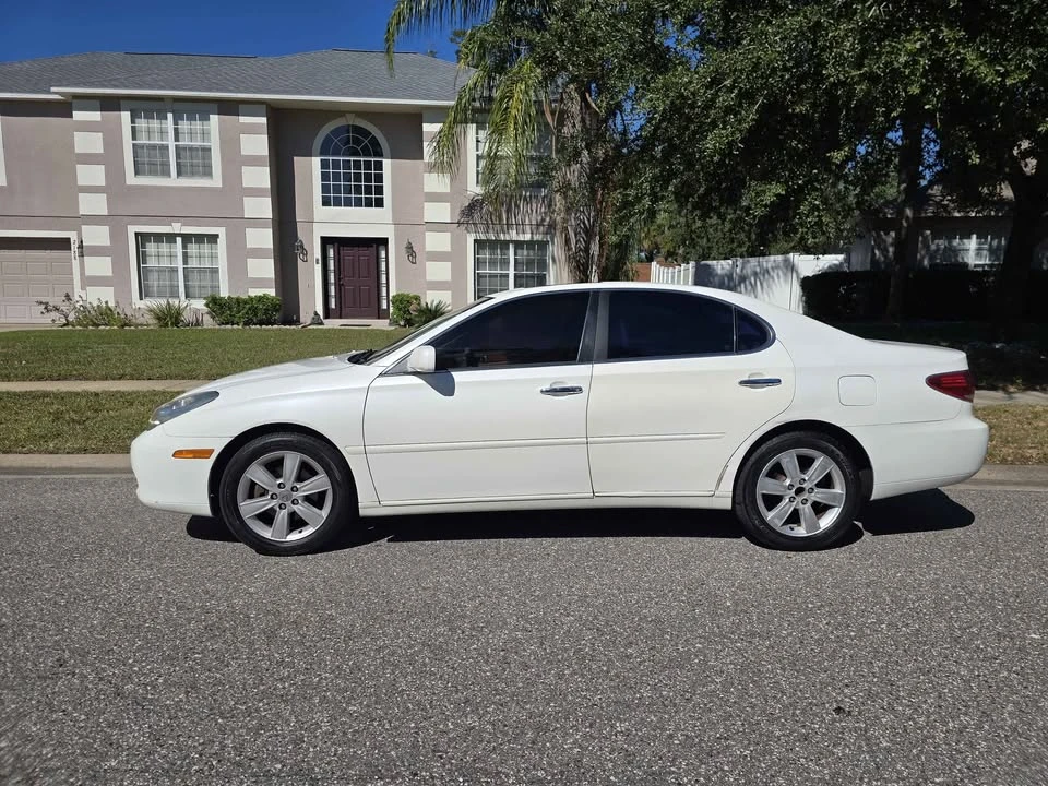 2005 Lexus ES 3rd Gen - Image 3 of 10