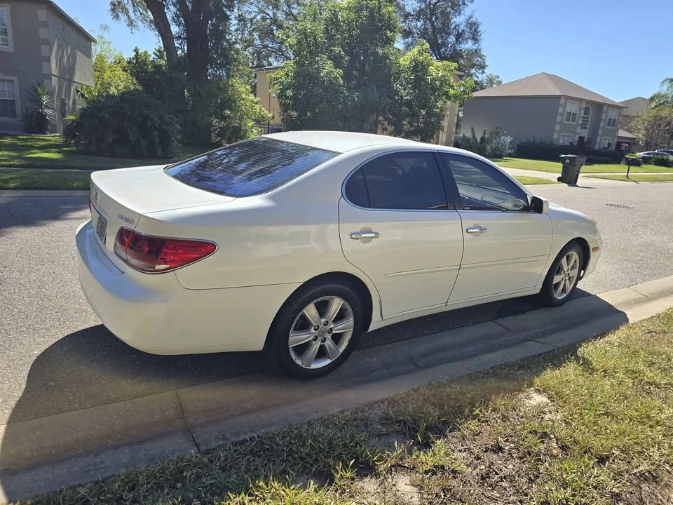 2005 Lexus ES 3rd Gen - Image 5 of 10