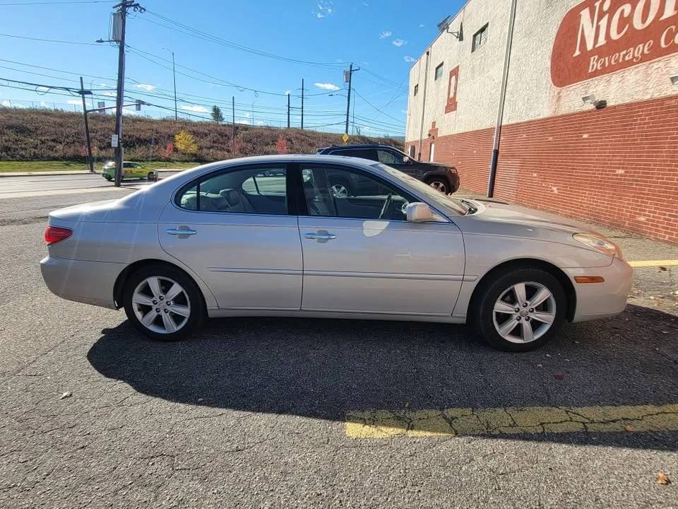 2005 Lexus ES 4th Gen - Image 2 of 3