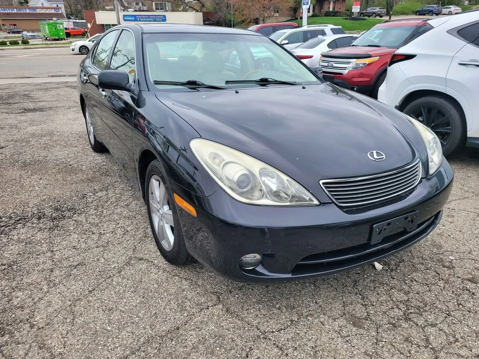 2005 Lexus ES 3rd Gen - Image 2 of 15